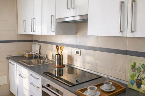 Modern Top Floor Studios in Porta Romana with Free Parking and Lift