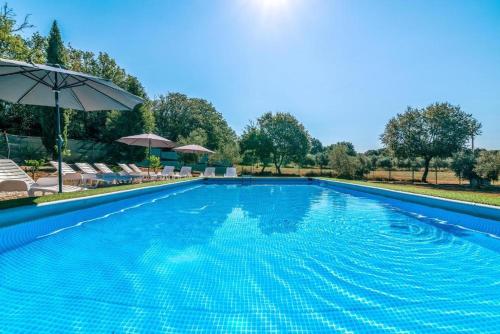 Apartment in Medulin with terrace, air conditioning, W-LAN, washing machine 5158-1
