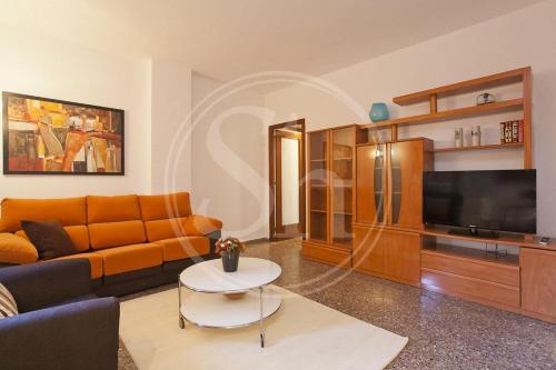 Sagrada Familia Urban Apartment