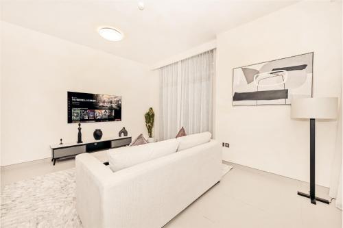 Luxury 1BR Retreat at Hadley Heights