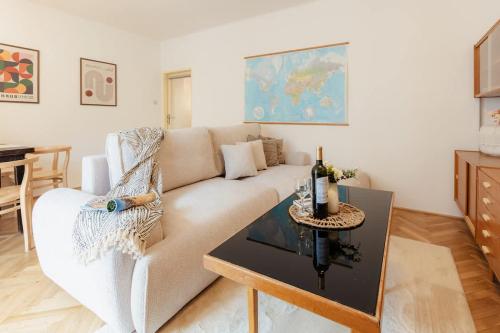 BNB Blumental Apartment with Balcony