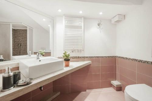 Captivating Loft in Prime Location near Colosseum