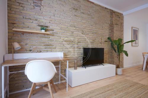 Montjuïc Hideaway for Two