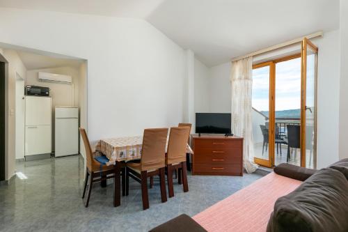 Apartments Rabac 828