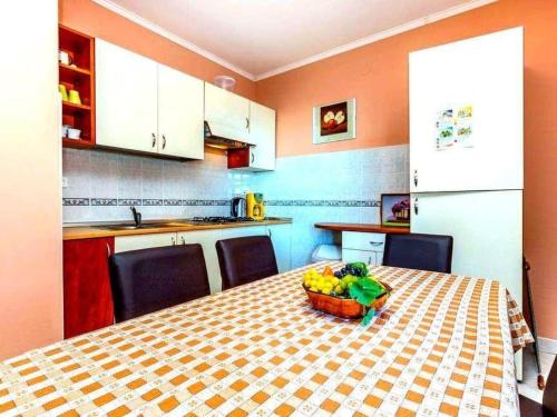 Apartment Wohnung in Novi Vinodolski mit Grill- Garten und by Interhome