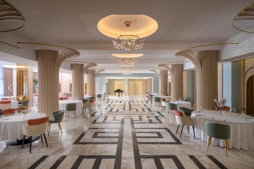 Hotel Pietroasa — Restaurant/places to eat