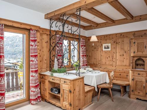 Apartment Chesa Minchületta by Interhome