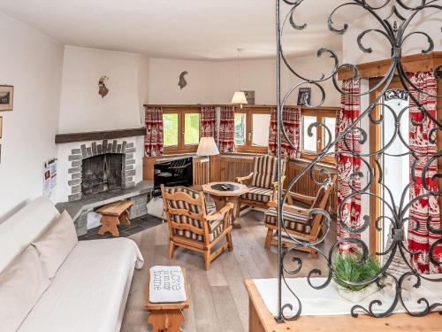Apartment Chesa Minchületta by Interhome