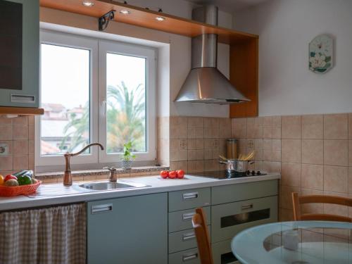 Apartment Wohnung Sabrina bis zu 8 Personen by Interhome
