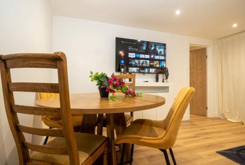 Garden Studio in Hove, Parking & Hot Tub photo 17