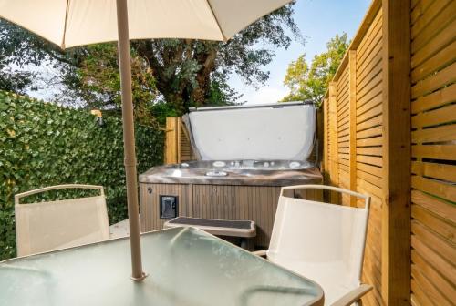 Garden Studio in Hove, Parking & Hot Tub photo 34