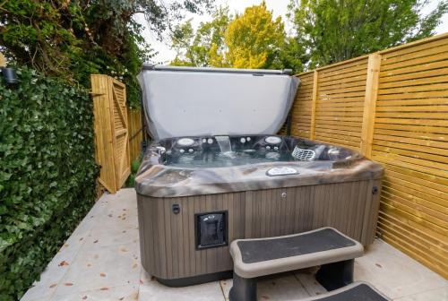 Garden Studio in Hove, Parking & Hot Tub photo 38