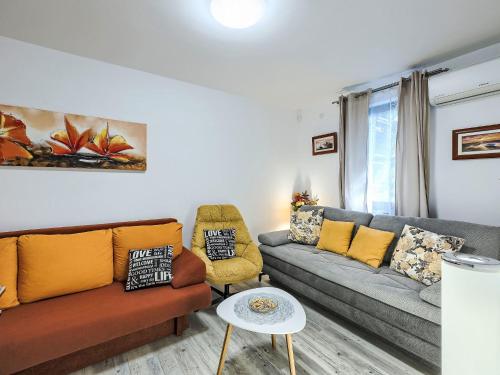 Holiday Home Holiday home CASA SOLE beheizter pool by Interhome