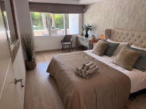 Luxury apartment in La Isla, Puerto Banus