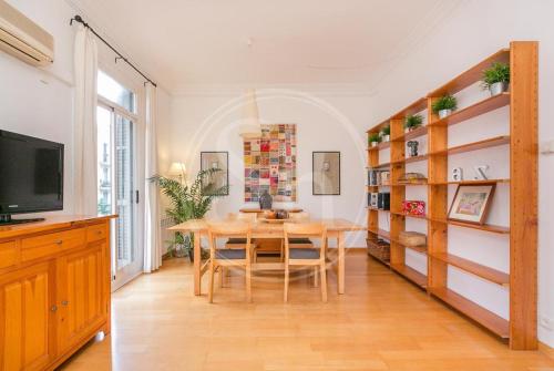 Spacious Eixample Stay Near Metro and Attractions