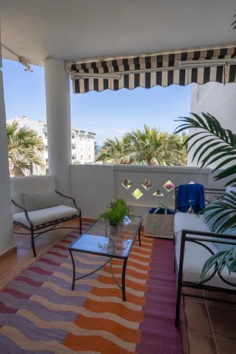 MARBELLA BANUS SUITES - Banús Playa Rocío - Premium 2BR - 2BA - Direct Beach Access - Stunning Sea & Garden Views - Outdoor Terrace - Super Bright - Pool - 3 Min Walk to Puerto Banús