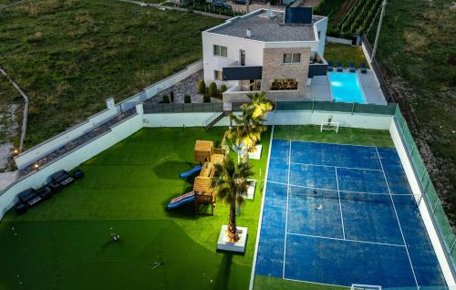 Luxurious Home In Vrsi With Sauna