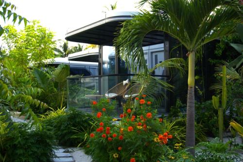 Sunny Pavilion Thoddoo
