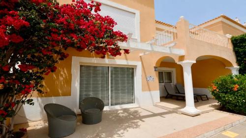 Moura patio by Cleverdetails in Vilamoura