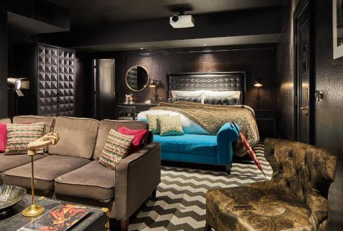 Inner Sanctum with Wonderwall Screen