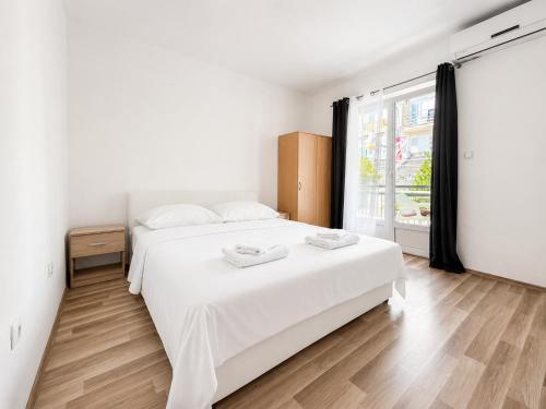 Apartments & Rooms Mare