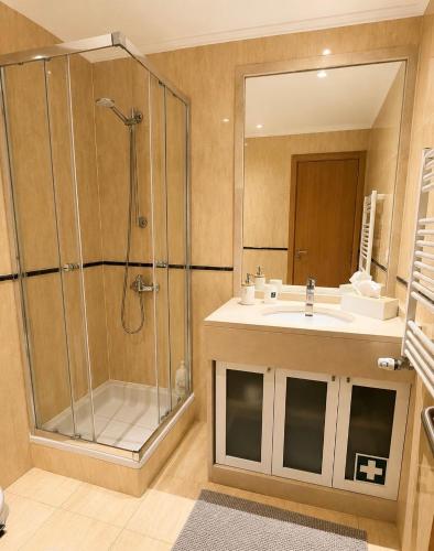 Cosy room with bathroom and private access
