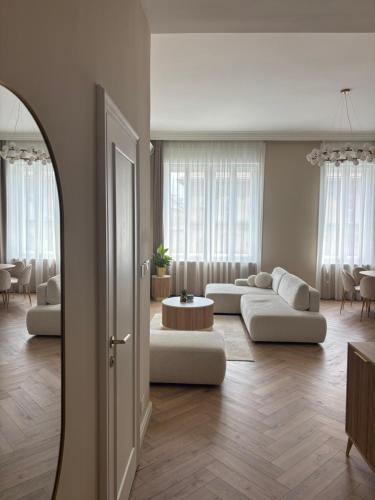 Astoria Design Apartment