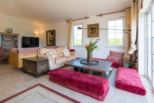 Quinta do Verao 6BR Villa Sea Views Salt Pool & 12 Person Jacuzzi Lagos