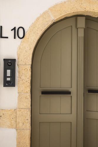 L10 Old Town Boutique Studios