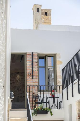 L10 Old Town Boutique Studios