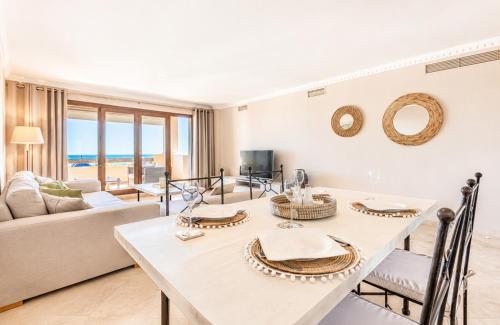 Sea view apartment El Paraiso Estepona