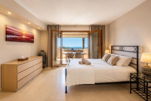 Sea view apartment El Paraiso Estepona