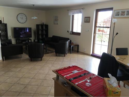 Televisyen dan/atau pusat hiburan di Villapark apartments 201, Lipno