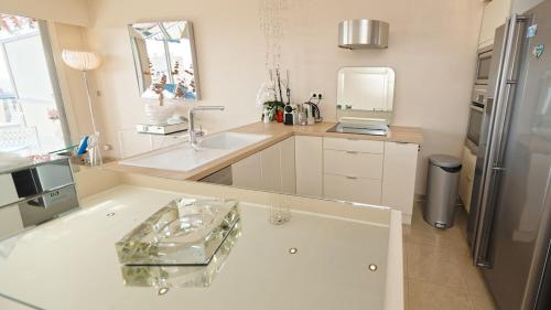 Cannes Magnifique Vue Mer, 2 Chambres, Grande Terrasse et Parking photo 30