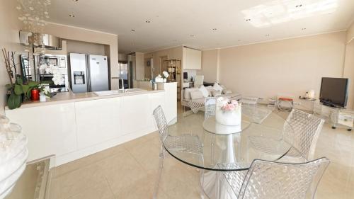 Cannes Magnifique Vue Mer, 2 Chambres, Grande Terrasse et Parking photo 24