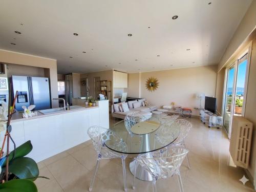 Cannes Magnifique Vue Mer, 2 Chambres, Grande Terrasse et Parking photo 23