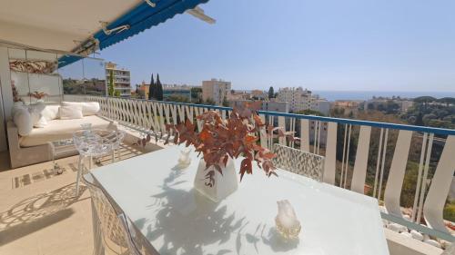 Cannes Magnifique Vue Mer, 2 Chambres, Grande Terrasse et Parking photo 11