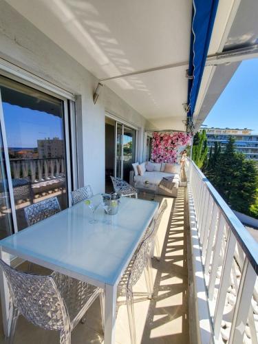 Cannes Magnifique Vue Mer, 2 Chambres, Grande Terrasse et Parking photo 10