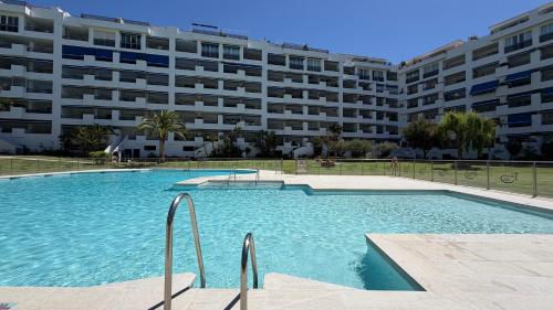 Jardines del Puerto - Brand New 2BD apartment with parking, wifi & pool