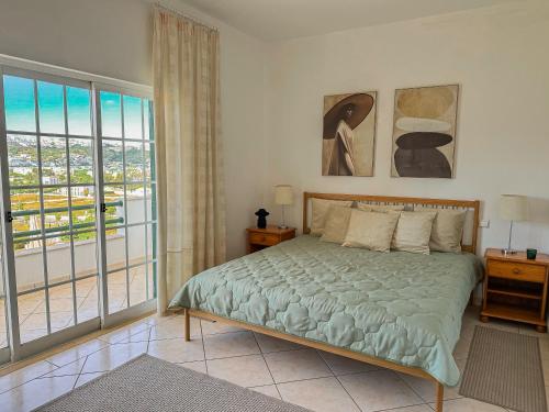 BnB Homes Villa Verde - pool, Marina view, BBQ, games room and garden
