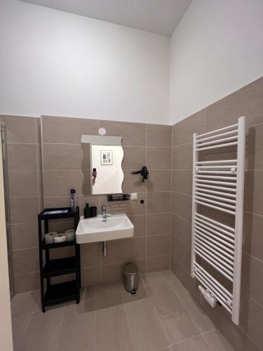Bibi Apartment for 3, FREE Parking, near Central Train Station, 7 Min by Metro to Stephansplatz