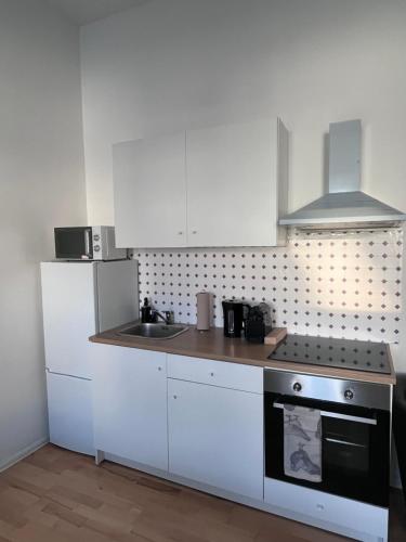 Bibi Apartment for 3, FREE Parking, near Central Train Station, 7 Min by Metro to Stephansplatz