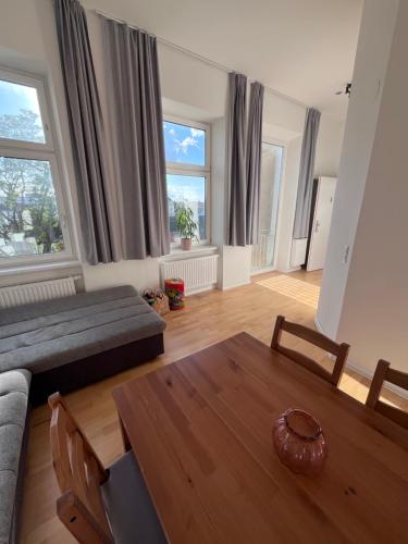 Bibi Family Apartment Vienna, up to 6, FREE Parking, near City Centre and Central Rail Station