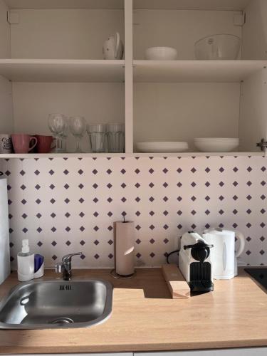 Bibi Family Apartment Vienna, up to 6, FREE Parking, near City Centre and Central Rail Station