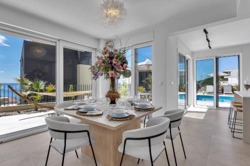 Azure Del Mar -with heated Pool-
