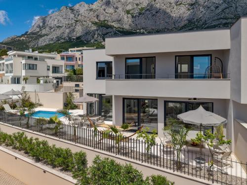 Azure Del Mar -with heated Pool-