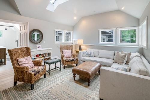 Gallery image of Lakeshore Luxury in Union Pier
