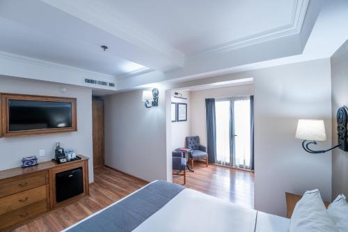 Historico Central Hotel — Property building