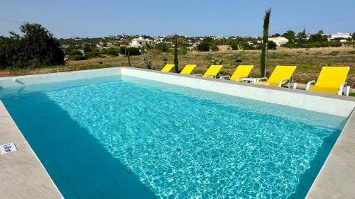Villa Casa do Monte Private Pool near Galé Beach for 10 Guests, Albufeira
