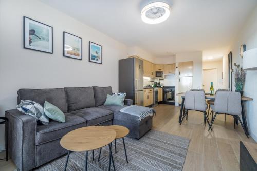 Castle Harbour SUN & FUN - RENEWED! heated pool, fibre net, 2 bedrooms